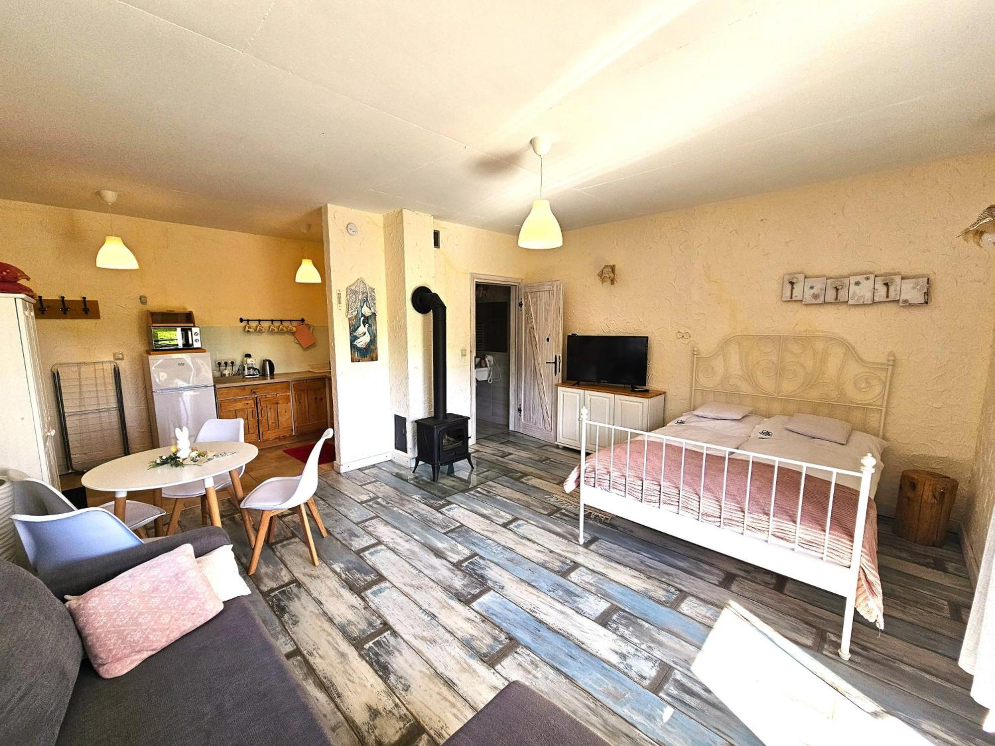 Chata W Bieszczadzie Apartamenty I Domki Z Basenem Bieszczady Polańczyk Exterior foto