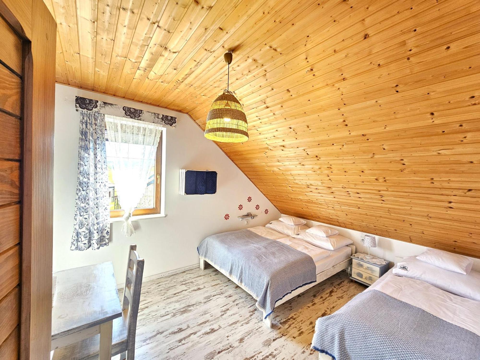 Chata W Bieszczadzie Apartamenty I Domki Z Basenem Bieszczady Polańczyk Exterior foto